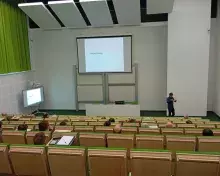 prof. Dawid Kielak przed publiką