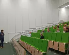 prof. Dawid Kielak przed publiką