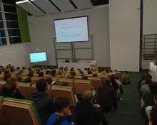 wypełniona aula przyboczna