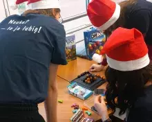 studentki w Salonie Gier