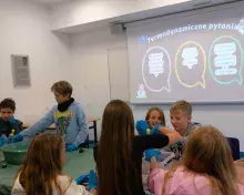 uczniowie podczas warsztatów