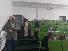 odbiorcy Medali 55-lecia schodzą odebrać nagrody