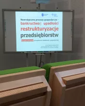 rzutnik z tematem wykładu