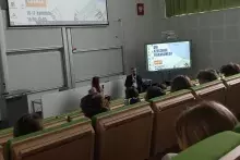 rozmowa jeden na jeden na auli