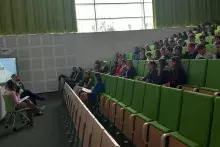 rozmowa jeden na jeden na auli