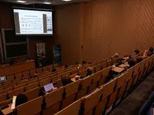 wykład online na auli
