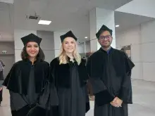 doktorzy Chitra Raj, Karolina Baranowska, Sumit Rout